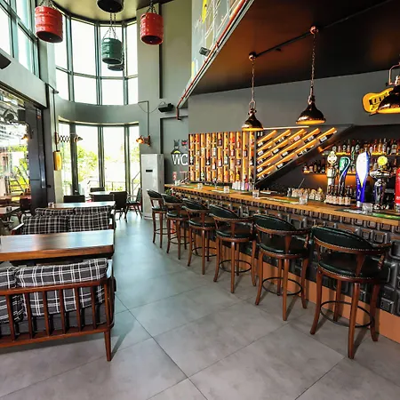 Brand Business Hotel *